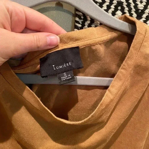 LUMIERE TAN FAUX SUEDE TANK TOP - Picture 5 of 6